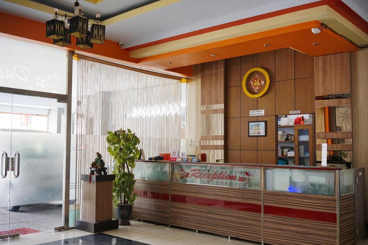Oyo 2291 Hotel Bahagia Makassar Exteriör bild