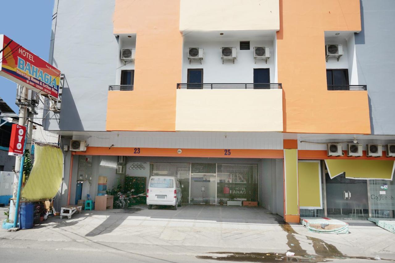 Oyo 2291 Hotel Bahagia Makassar Exteriör bild