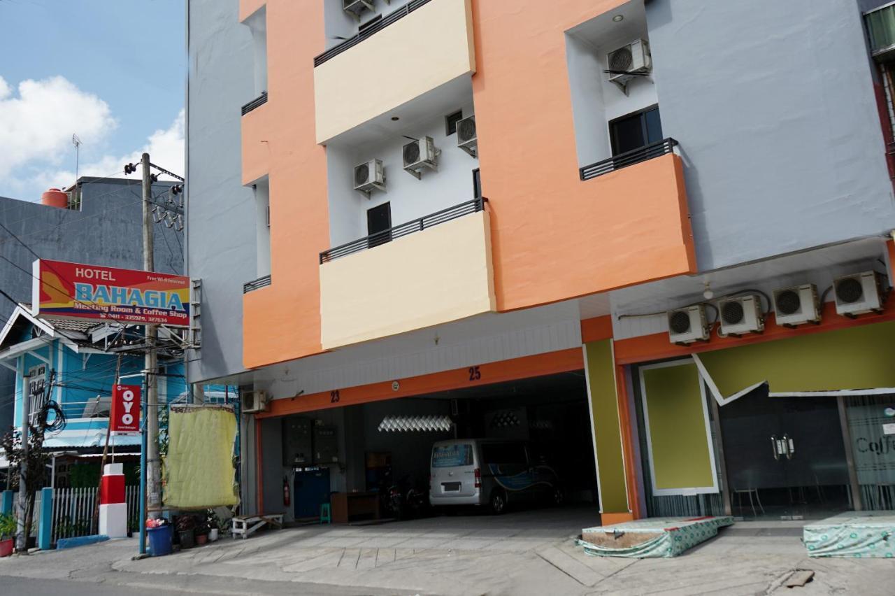 Oyo 2291 Hotel Bahagia Makassar Exteriör bild