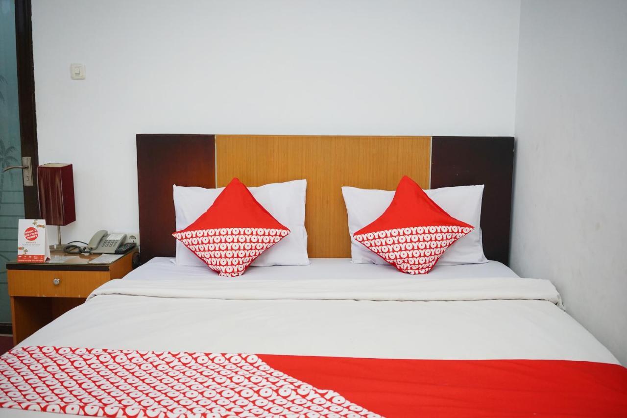 Oyo 2291 Hotel Bahagia Makassar Exteriör bild