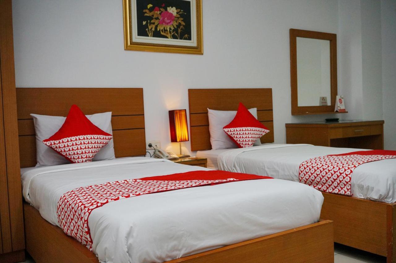 Oyo 2291 Hotel Bahagia Makassar Exteriör bild