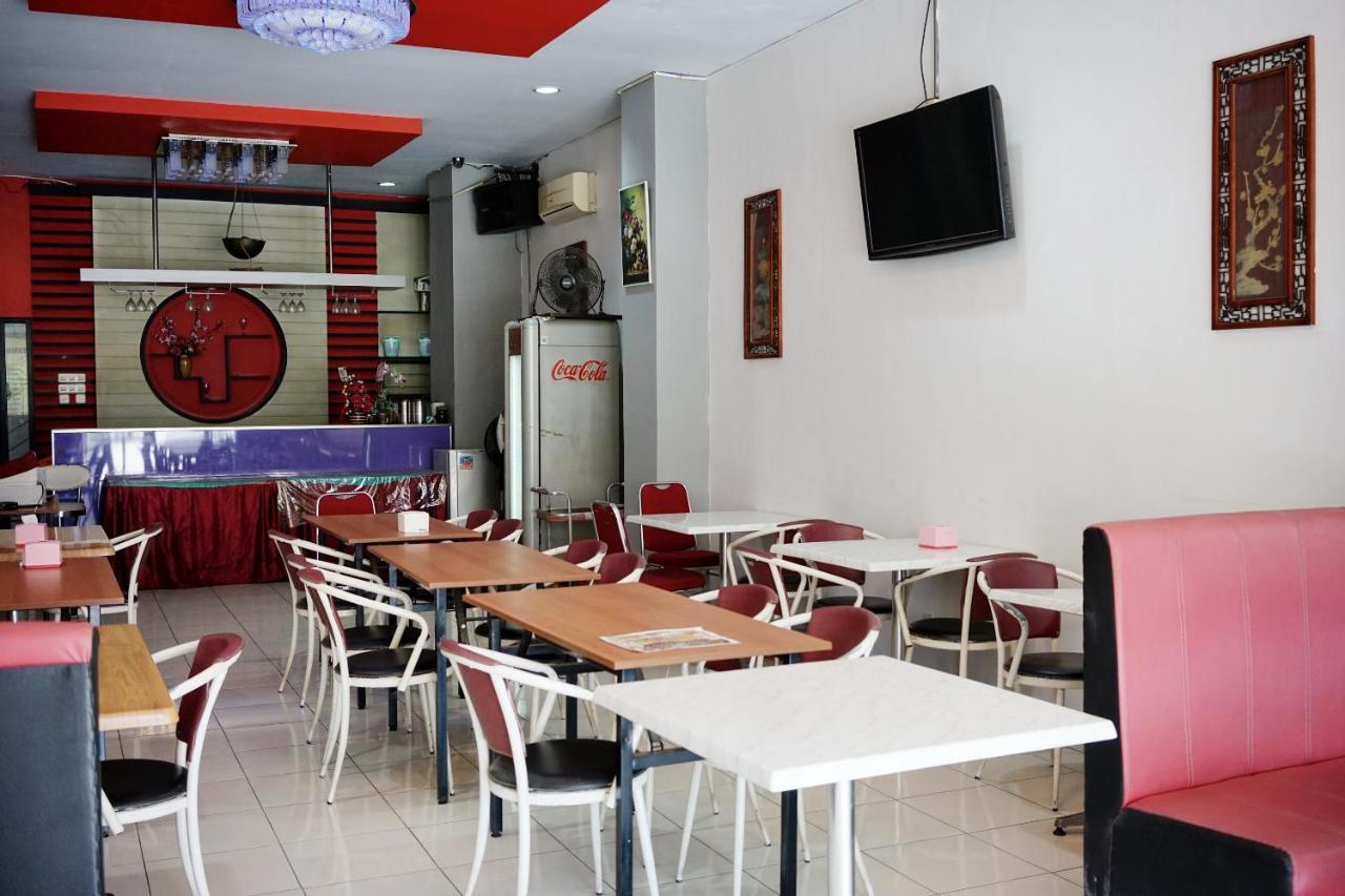 Oyo 2291 Hotel Bahagia Makassar Exteriör bild