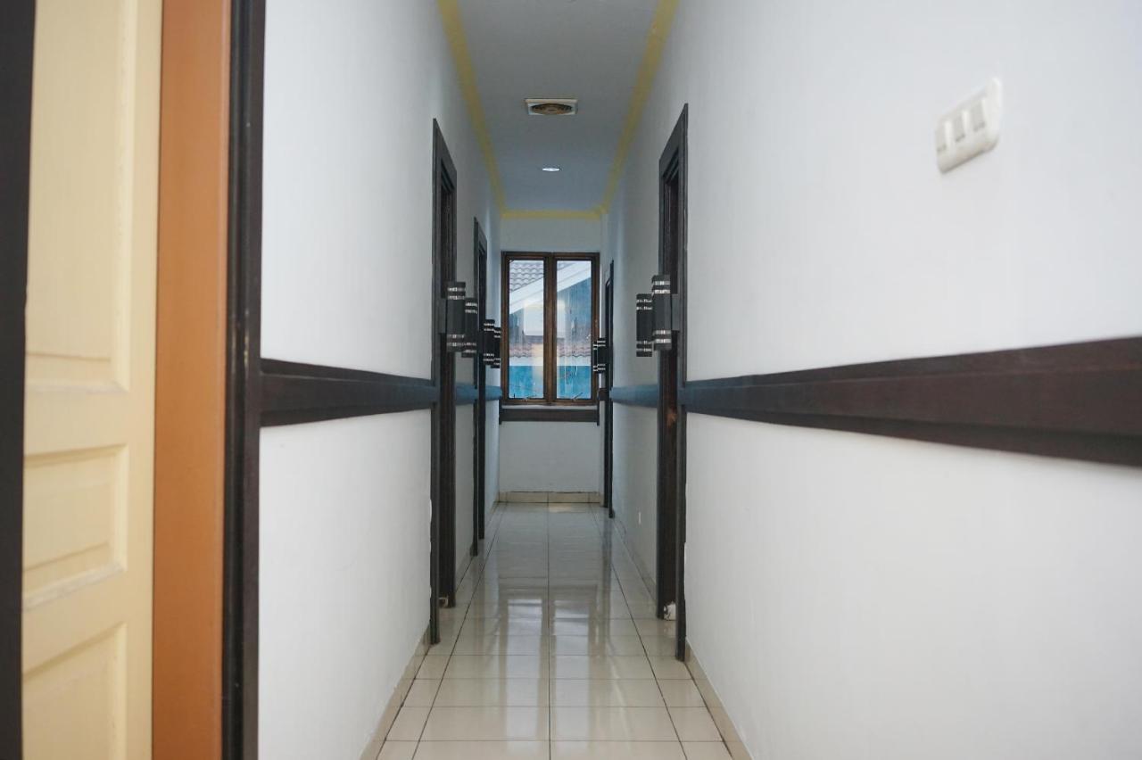Oyo 2291 Hotel Bahagia Makassar Exteriör bild