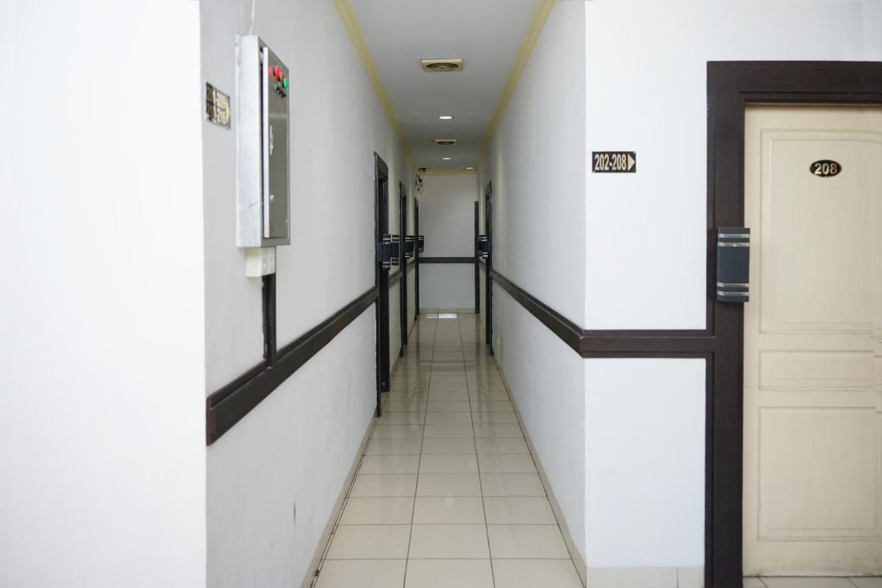 Oyo 2291 Hotel Bahagia Makassar Exteriör bild