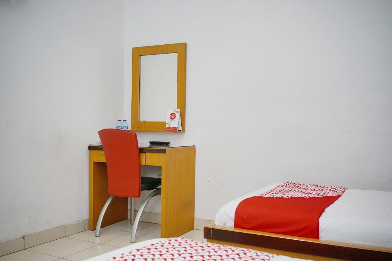 Oyo 2291 Hotel Bahagia Makassar Exteriör bild