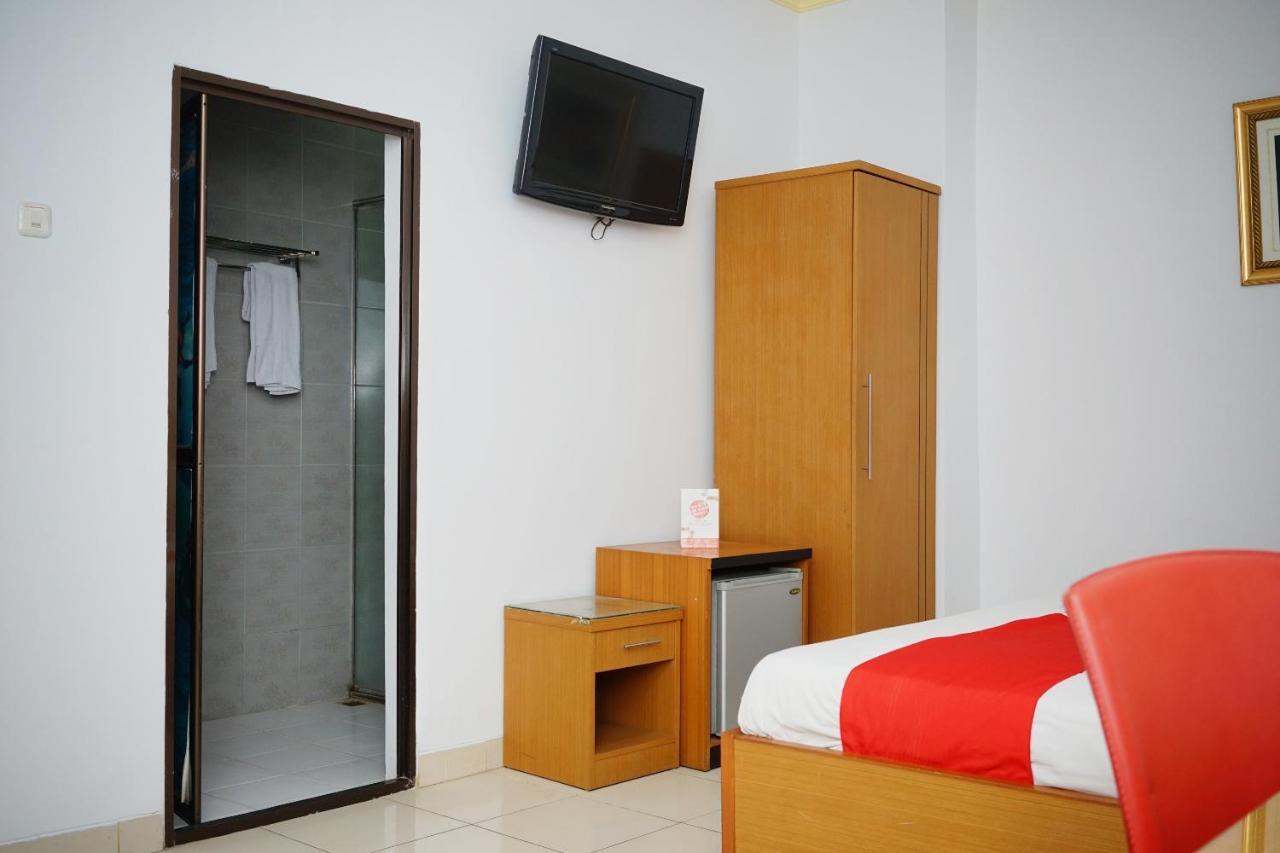 Oyo 2291 Hotel Bahagia Makassar Exteriör bild