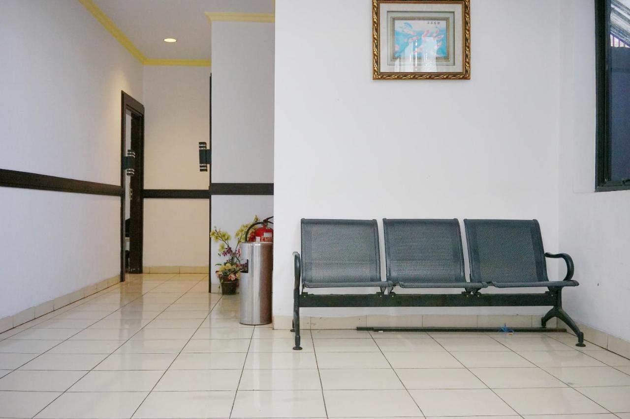 Oyo 2291 Hotel Bahagia Makassar Exteriör bild