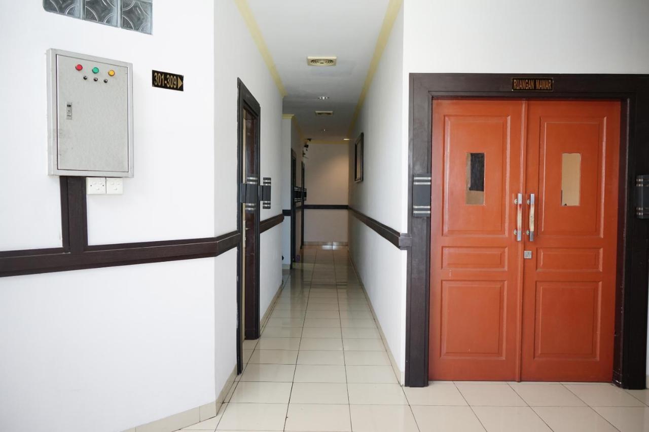 Oyo 2291 Hotel Bahagia Makassar Exteriör bild