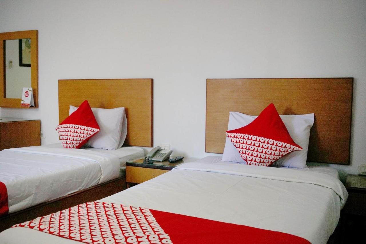 Oyo 2291 Hotel Bahagia Makassar Exteriör bild