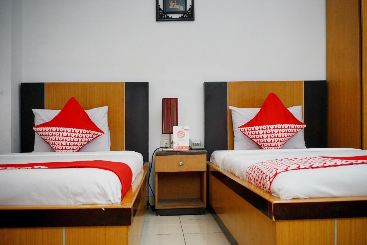 Oyo 2291 Hotel Bahagia Makassar Exteriör bild